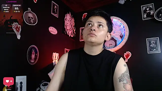 Snapshot of girl_intense444 chatting on October 28, 2025, 7:24 pm girl intense444 online show from October 28, 2025, 7:24 pm