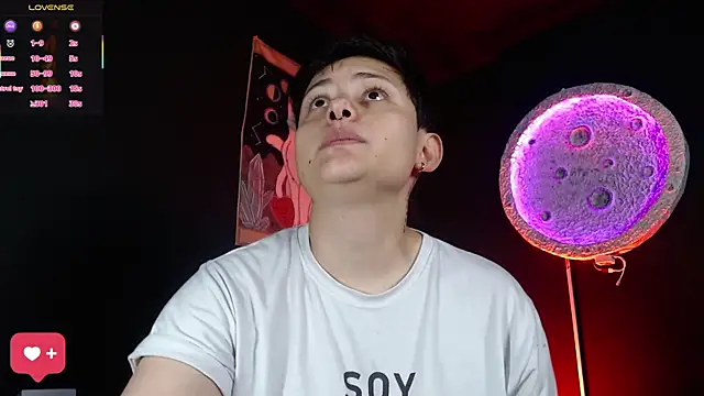 girl intense444 online show from April 12, 2026, 1:47 pm