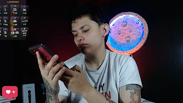 Snapshot of girl_intense444 chatting on October 3, 2025, 1:12 pm girl intense444 online show from October 3, 2025, 1:12 pm