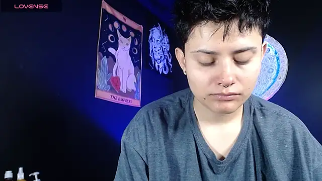 Snapshot of girl_intense444 chatting on December 2, 2025, 1:24 pm girl intense444 online show from December 2, 2025, 1:24 pm