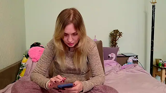 Snapshot of ModelEva chatting on April 4, 2026, 10:11 am ModelEva online show from April 4, 2026, 10:11 am