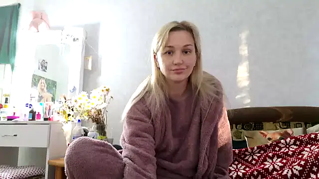 ModelEva online show from October 31, 2025, 12:57 pm