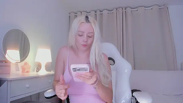 bella adams  online show from October 11, 2025, 11:28 pm