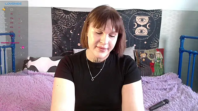 ivamayy online show from April 15, 2026, 8:42 am