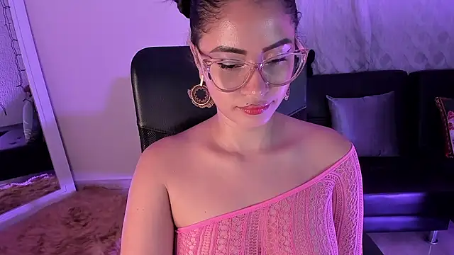 PaulinaBelushi online show from December 21, 2024, 1:15 am