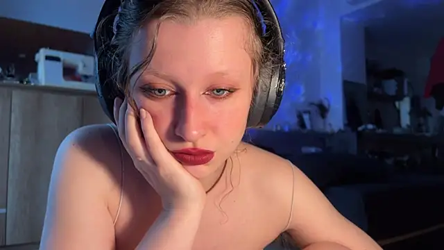 Snapshot of Hairy_Coraline chatting on February 22, 2025, 10:29 am Hairy Coraline online show from February 22, 2025, 10:29 am