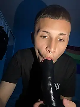 SebasDu02957688 online show from July 14, 2026, 11:11 pm