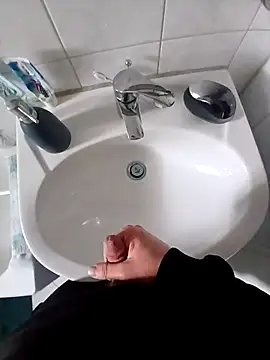 AsianMilfnterBerlin online show from April 20, 2026, 4:52 pm