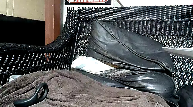 Snapshot of HungHawaiian808@xh chatting on March 15, 2025, 7:09 am HungHawaiian808xh online show from March 15, 2025, 7:09 am