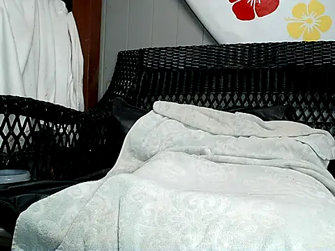 HungHawaiian808xh online show from April 17, 2026, 3:09 am