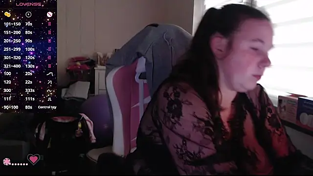 Snapshot of AureliaWinter chatting on June 12, 2026, 6:16 pm AureliaWinter online show from June 12, 2026, 6:16 pm