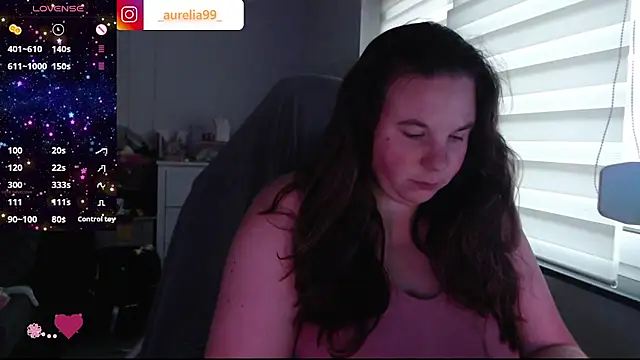 Snapshot of AureliaWinter chatting on August 3, 2026, 4:09 am AureliaWinter online show from August 3, 2026, 4:09 am