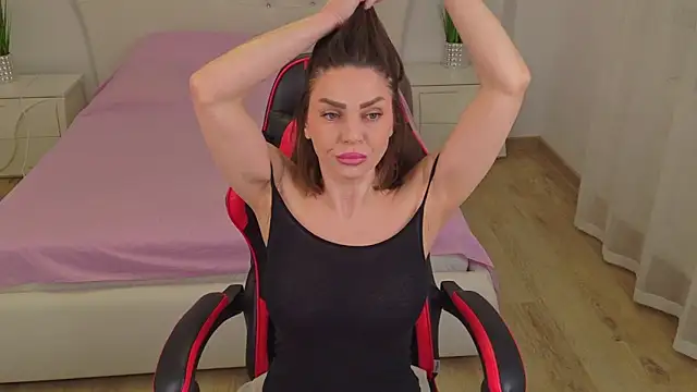 itsmekarina online show from March 28, 2026, 11:00 am