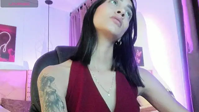 candy  tylor online show from April 14, 2026, 3:55 am