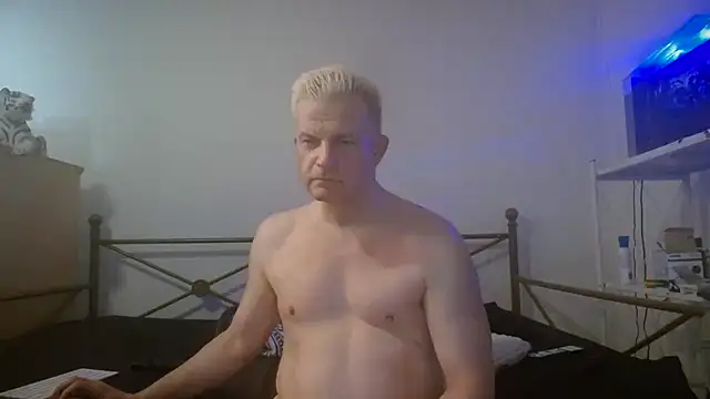 Snapshot of Dragonnyc@xh chatting on February 16, 2025, 4:09 am Dragonnycxh online show from February 16, 2025, 4:09 am