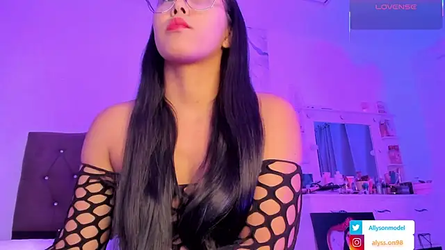 Snapshot of alysson_18 chatting on May 15, 2026, 1:25 am alysson 18 online show from May 15, 2026, 1:25 am