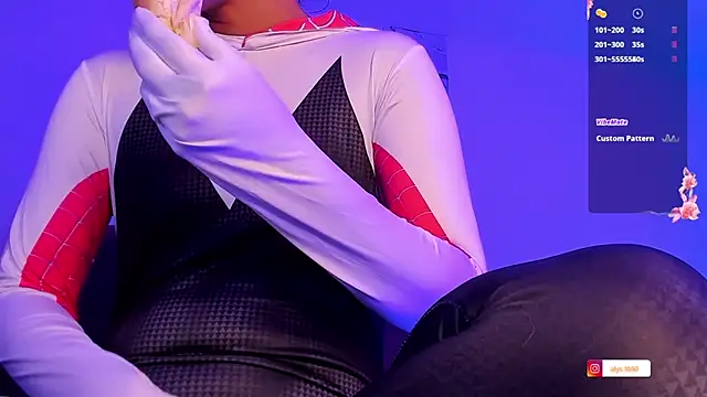 alysson 18 online show from November 8, 2025, 1:14 pm