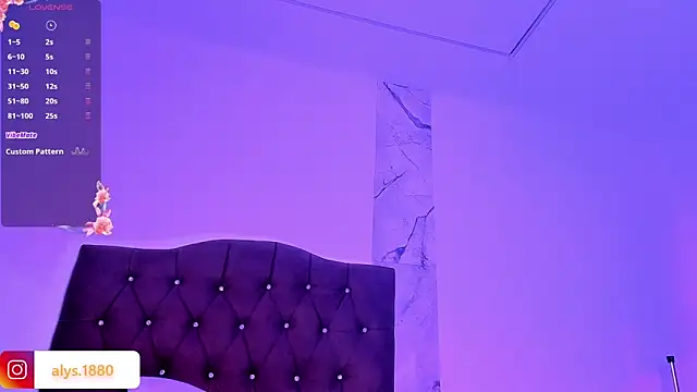 alysson 18 online show from November 26, 2025, 1:22 pm