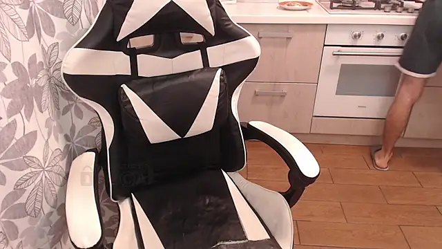 Mandarin4ks online show from March 27, 2026, 11:00 am