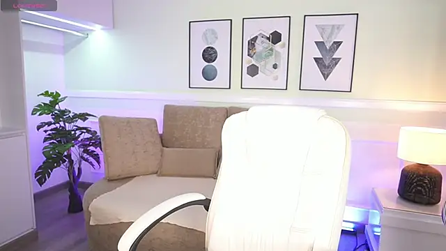 MaddyWattson online show from December 2, 2025, 11:34 am