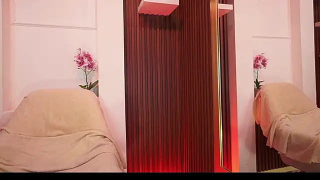 MaddyWattson online show from October 20, 2025, 11:44 am