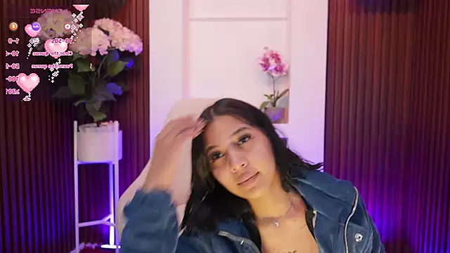 MaddyWattson online show from November 3, 2025, 11:36 am