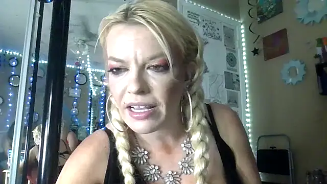 marilyn420 online show from May 16, 2026, 6:01 am