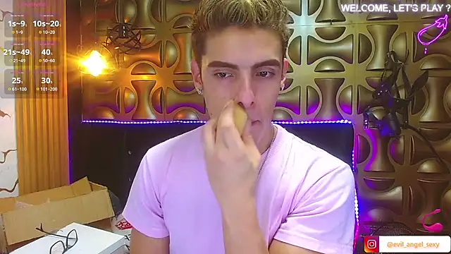 Snapshot of angel_sexyevil chatting on November 24, 2025, 12:27 pm angel sexyevil online show from November 24, 2025, 12:27 pm