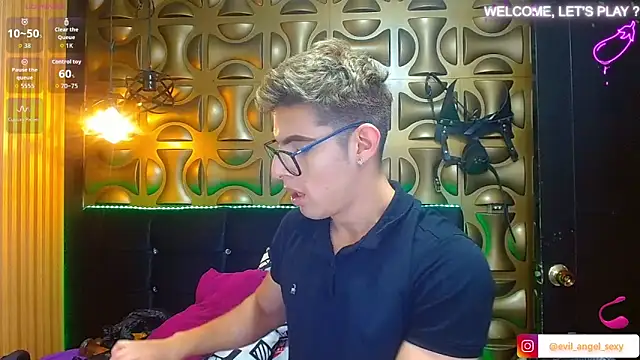 Snapshot of angel_sexyevil chatting on November 13, 2025, 12:31 pm angel sexyevil online show from November 13, 2025, 12:31 pm