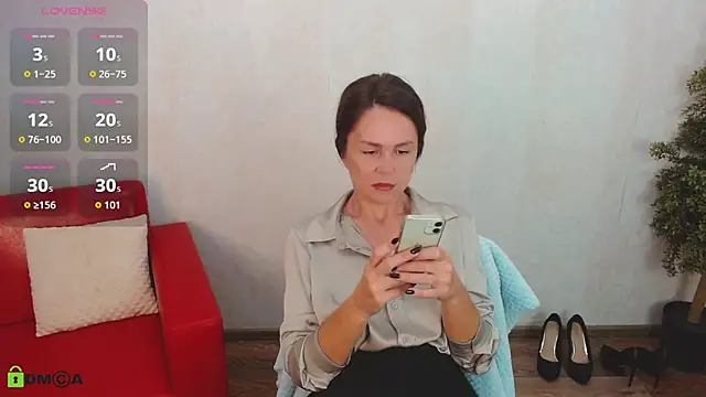 Snapshot of VickyGolden chatting on September 15, 2025, 5:19 am VickyGolden online show from September 15, 2025, 5:19 am