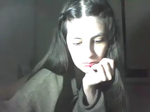 Snapshot of Insomniacl chatting on December 9, 2024, 4:12 am Insomniacl online show from December 9, 2024, 4:12 am