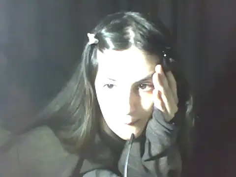 Snapshot of Insomniacl chatting on December 1, 2025, 3:29 am Insomniacl online show from December 1, 2025, 3:29 am