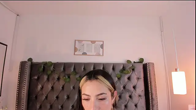 Snapshot of Kim_Blane chatting on March 21, 2025, 4:06 am Kim Blane online show from March 21, 2025, 4:06 am