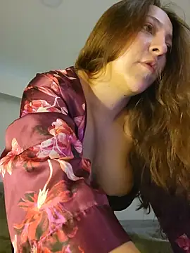 VickyHoult online show from November 4, 2025, 10:24 pm