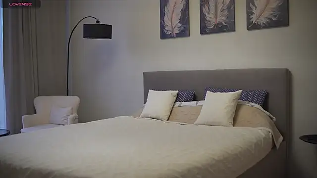 Snapshot of Danielle_Thomas chatting on September 18, 2025, 9:45 am Danielle Thomas online show from September 18, 2025, 9:45 am