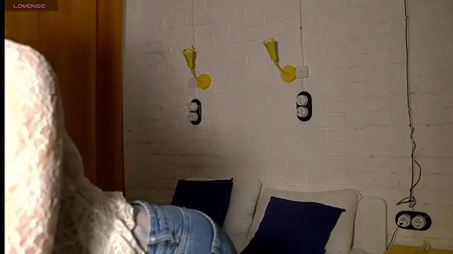 Snapshot of Danielle_Thomas chatting on November 15, 2025, 9:19 pm Danielle Thomas online show from November 15, 2025, 9:19 pm