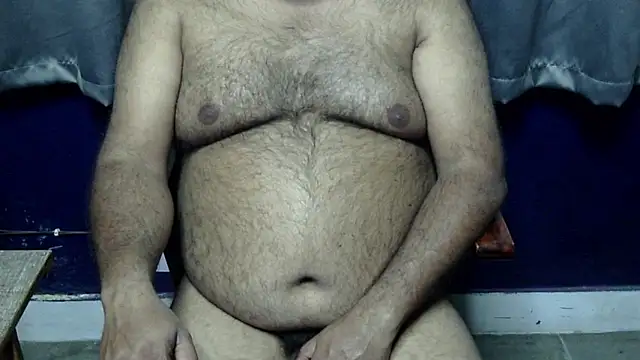 Snapshot of hairysubcub_70 chatting on February 2, 2026, 5:45 pm hairysubcub 70 online show from February 2, 2026, 5:45 pm