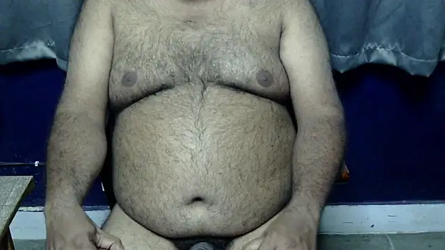 Snapshot of hairysubcub_70 chatting on December 21, 2025, 5:47 pm hairysubcub 70 online show from December 21, 2025, 5:47 pm