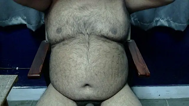 Snapshot of hairysubcub_70 chatting on December 17, 2025, 7:46 am hairysubcub 70 online show from December 17, 2025, 7:46 am