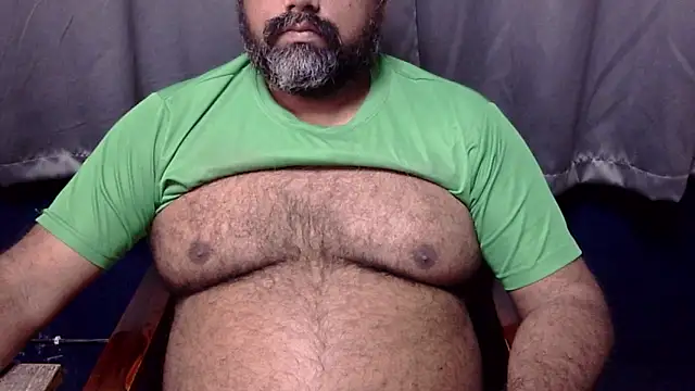 Snapshot of hairysubcub_70 chatting on February 1, 2026, 5:27 am hairysubcub 70 online show from February 1, 2026, 5:27 am