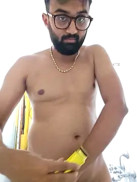 Snapshot of love4shownude chatting on April 12, 2026, 7:33 am love4shownude online show from April 12, 2026, 7:33 am