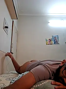 love4shownude online show from October 18, 2025, 4:47 am