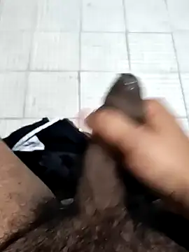 Snapshot of Gerardo31017 chatting on December 17, 2025, 12:48 am Gerardo31017 online show from December 17, 2025, 12:48 am