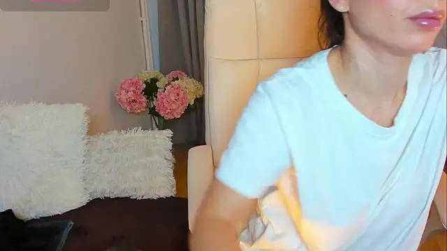 BellaAnna30 online show from February 10, 2025, 12:50 pm