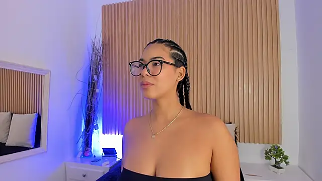 Snapshot of GenesisRuiz chatting on April 14, 2026, 12:21 pm GenesisRuiz online show from April 14, 2026, 12:21 pm