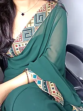 Snapshot of aliyaah_singh chatting on September 20, 2025, 5:18 pm aliyaah singh online show from September 20, 2025, 5:18 pm