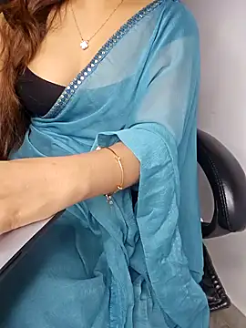 Snapshot of aliyaah_singh chatting on March 10, 2025, 8:34 pm aliyaah singh online show from March 10, 2025, 8:34 pm