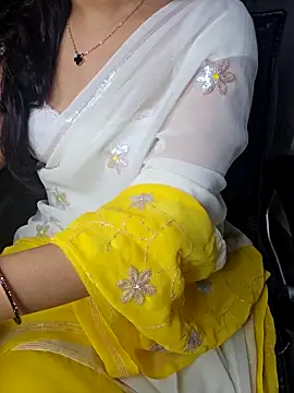 Snapshot of aliyaah_singh chatting on October 8, 2025, 6:19 pm aliyaah singh online show from October 8, 2025, 6:19 pm