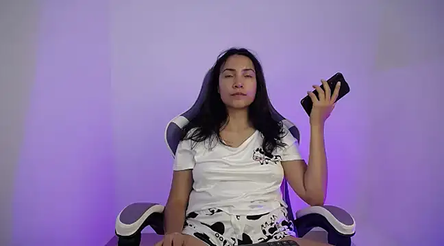 Snapshot of cutie_and_slutty chatting on January 12, 2025, 4:10 am cutie and slutty online show from January 12, 2025, 4:10 am