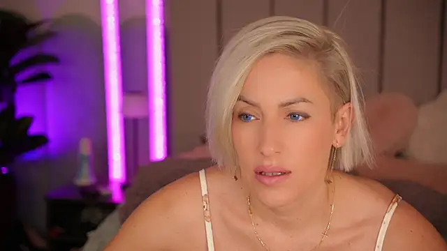 Snapshot of VickySecret96 chatting on November 20, 2025, 5:46 pm VickySecret96 online show from November 20, 2025, 5:46 pm